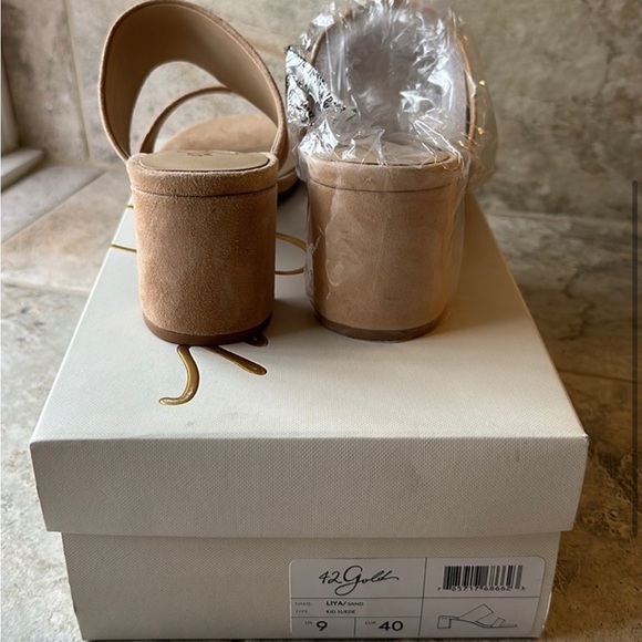42 Gold Liya tan suede slip one size 9 - Picture 8 of 9